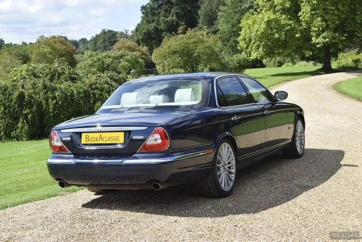 2006 Daimler Super V8 Lwb in Reading 3