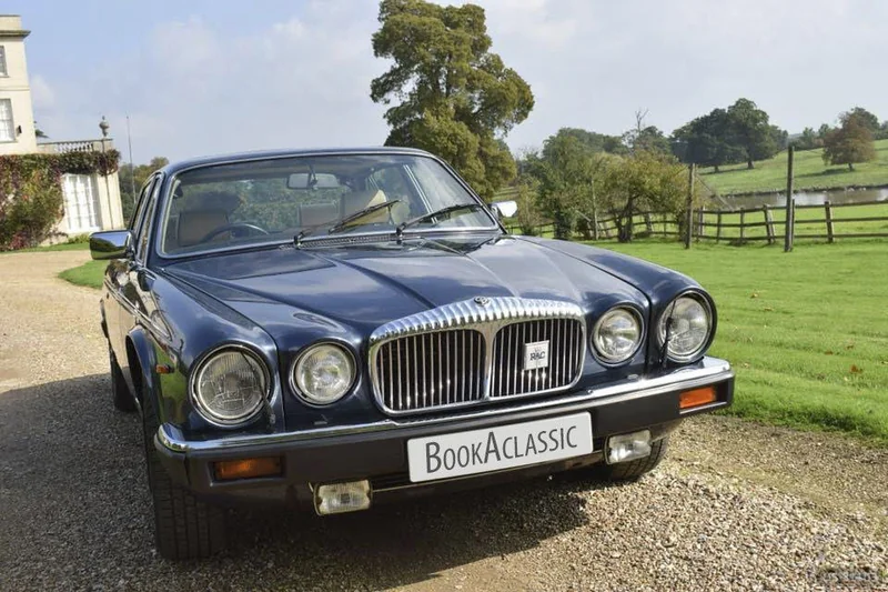 1991 Daimler Double Six 5.3 Series III in Reading 4