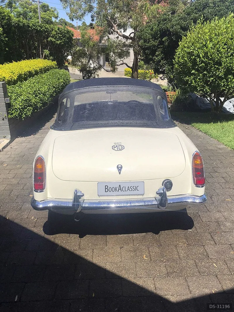 1964 MG B MKI in Sydney 2