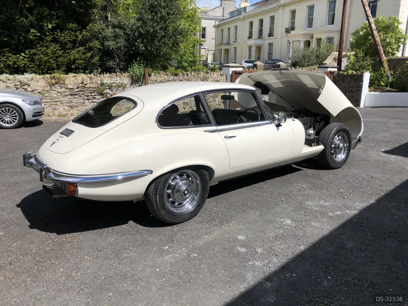 1972 Jaguar E-Type V12 in Barnstaple 2