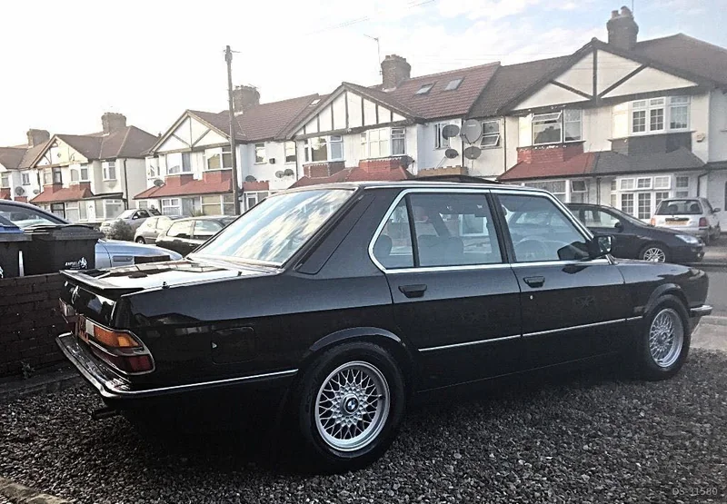 1986 BMW E28 520i Lux in London 3