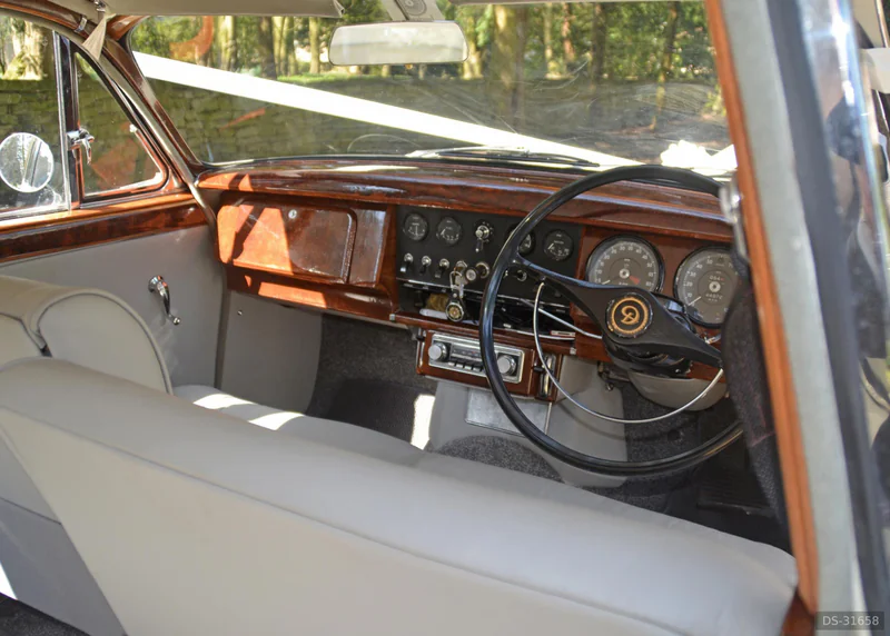 1964 Daimler 250 V8 in Leicestershire 3