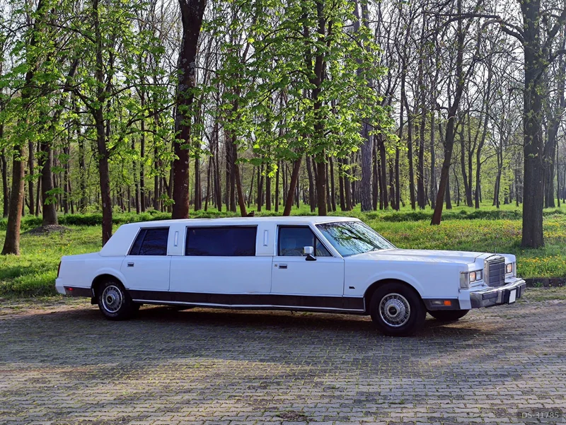 1989 Lincoln Town Car Limuzína in Malý Lég 3