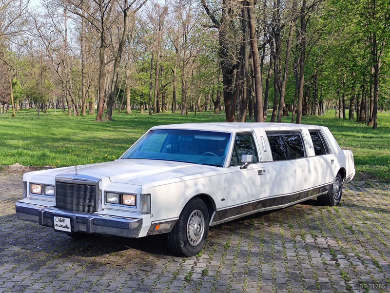1989 Lincoln Town Car Limuzína in Malý Lég 4