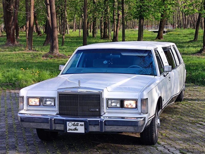 1989 Lincoln Town Car Limuzína in Malý Lég 5