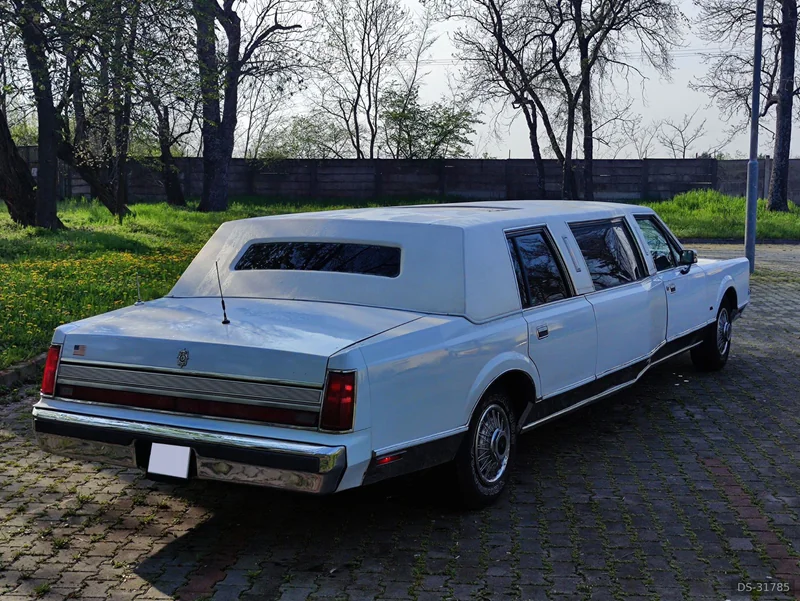1989 Lincoln Town Car Limuzína in Malý Lég 6