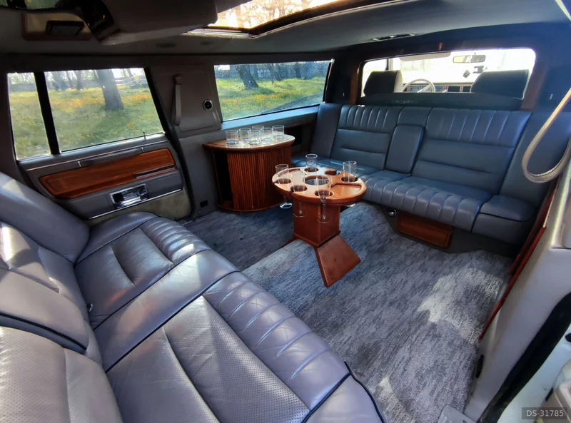 1989 Lincoln Town Car Limuzína in Malý Lég 8