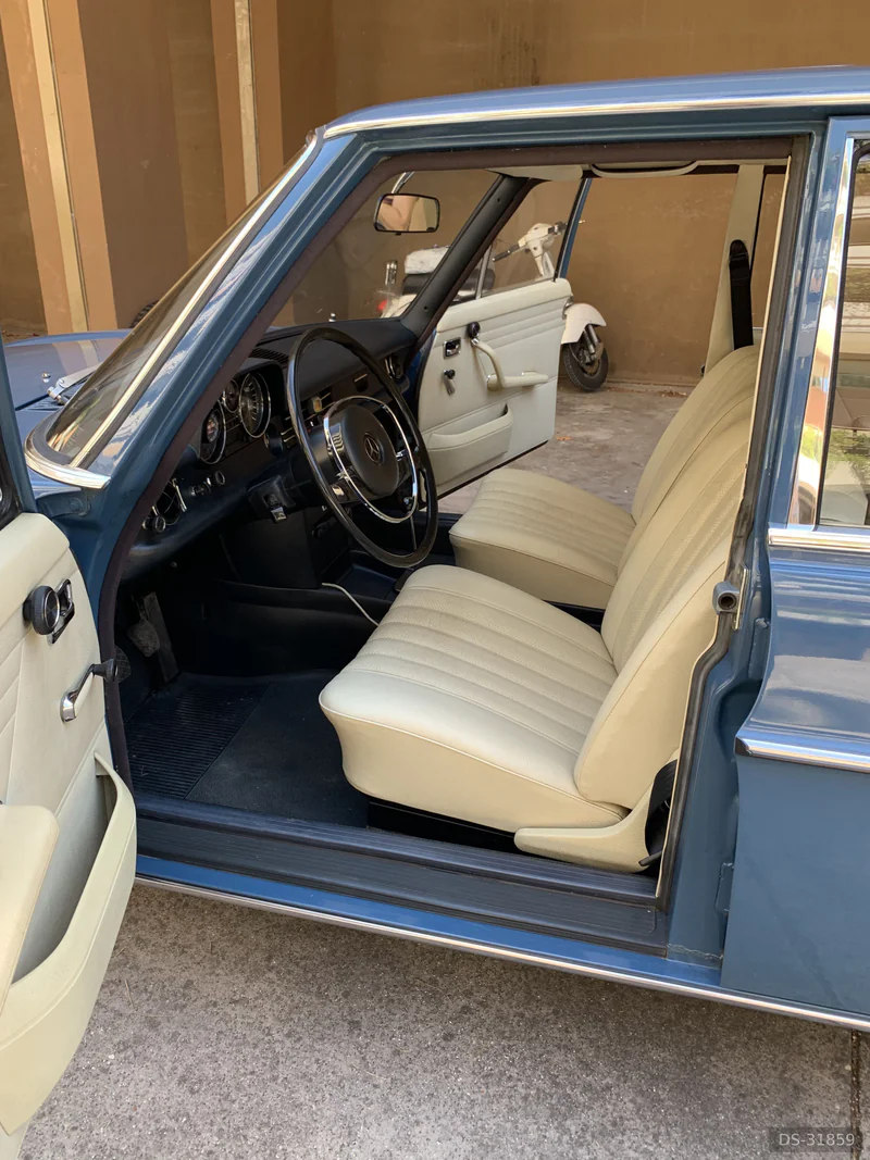 1968 Mercedes-Benz 220 E in Roma 11