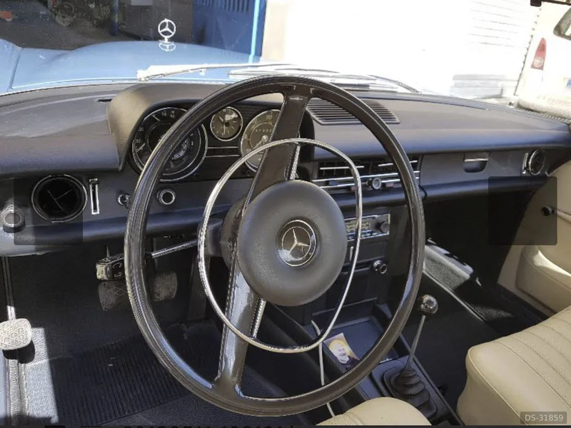 1968 Mercedes-Benz 220 E in Roma 4