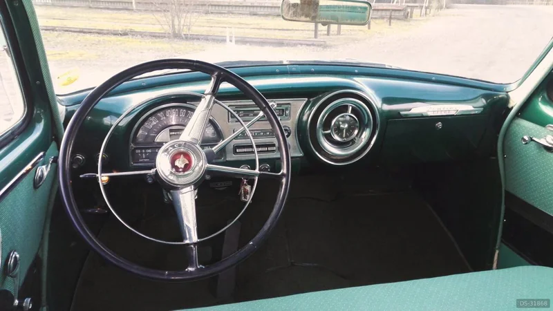 1953 Pontiac Chieftain in Düsseldorf 6