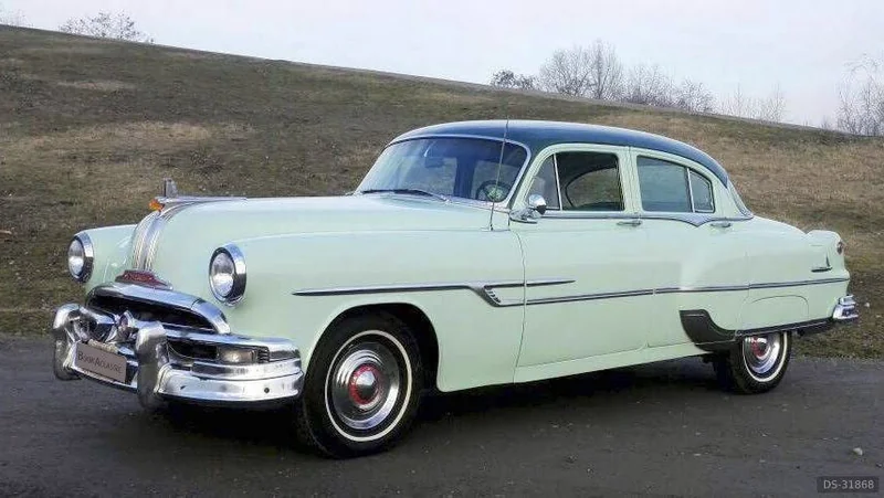 1953 Pontiac Chieftain in Düsseldorf 4