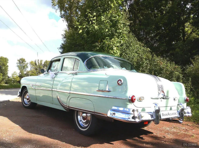 1953 Pontiac Chieftain in Düsseldorf 7