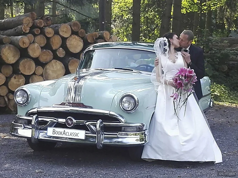 1953 Pontiac Chieftain in Düsseldorf 2