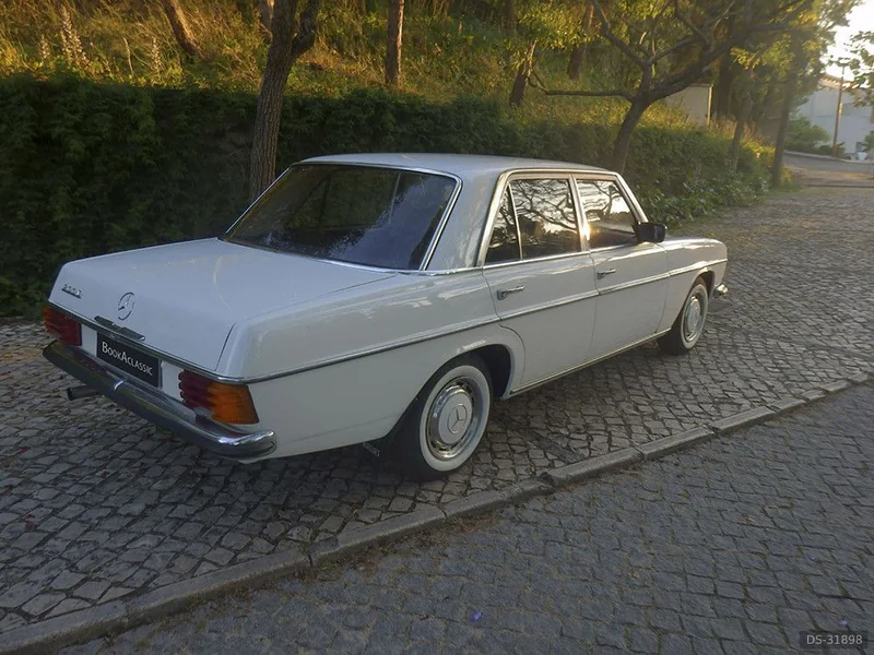 1976 Mercedes-Benz 200 in Alcanena 4