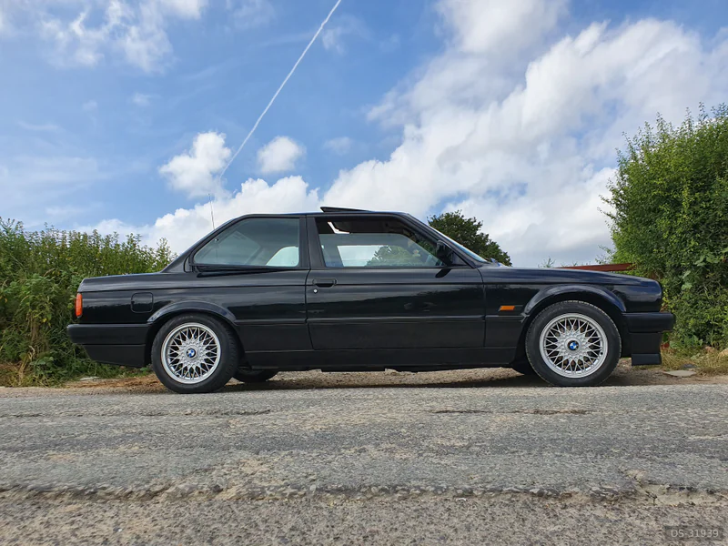 1990 BMW 320i E30 in South Croydon 2