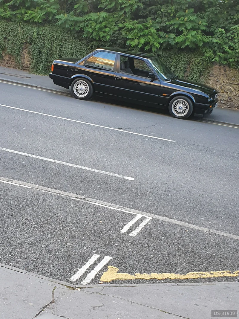 1990 BMW 320i E30 in South Croydon 3