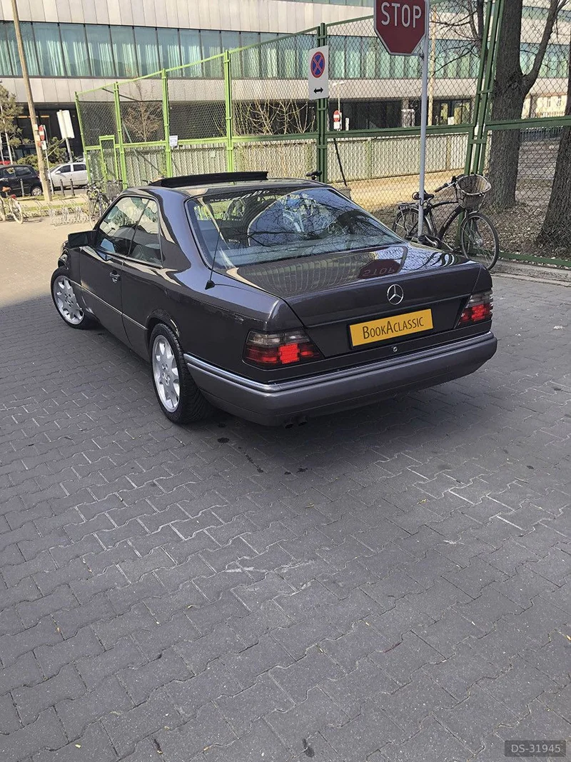 1993 Mercedes-Benz W124 in Warszawa 3