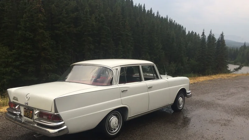 1965 Mercedes-Benz 220S in Oceanside 3