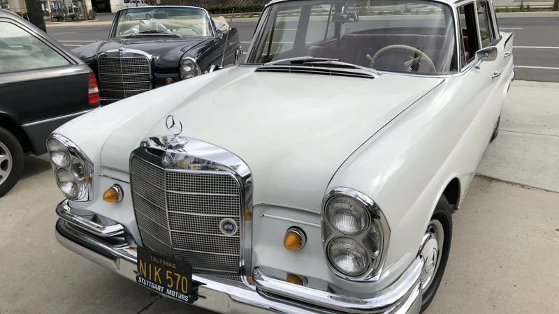1965 Mercedes-Benz 220S in Oceanside 4