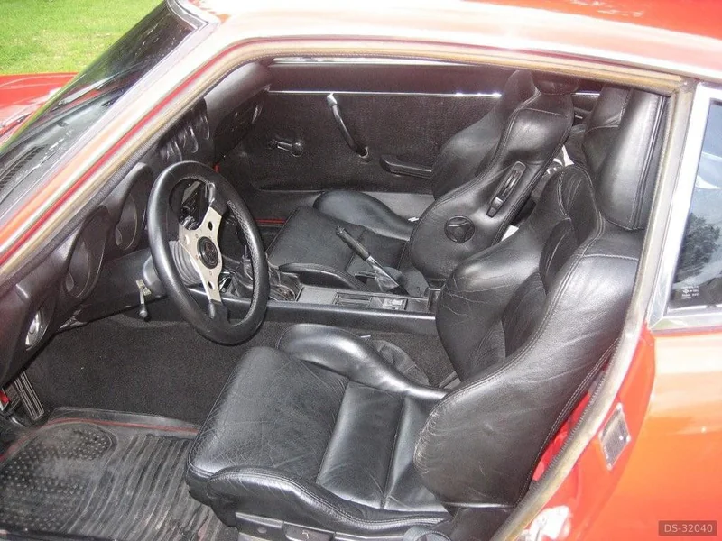 1970 Datsun 240z in Bushey Heath 5