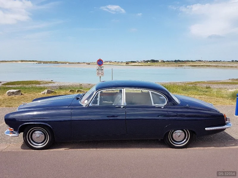 1966 Jaguar MK 10 in Dorchester 2