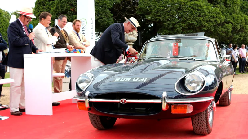 1969 Jaguar E Type Series 2 in London 2
