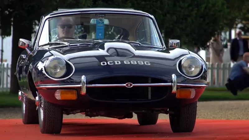 1969 Jaguar E Type Series 2 in London 12