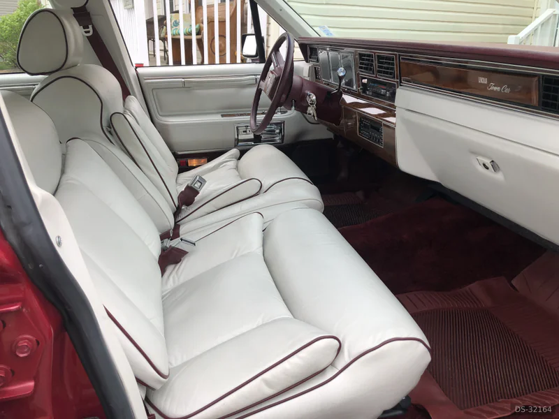 1989 Lincoln Signature Series in Sackville 4