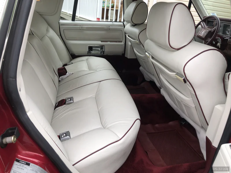 1989 Lincoln Signature Series in Sackville 6