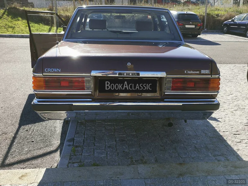 1981 Toyota Crown in Porto 3
