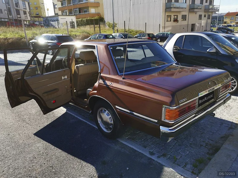 1981 Toyota Crown in Porto 6