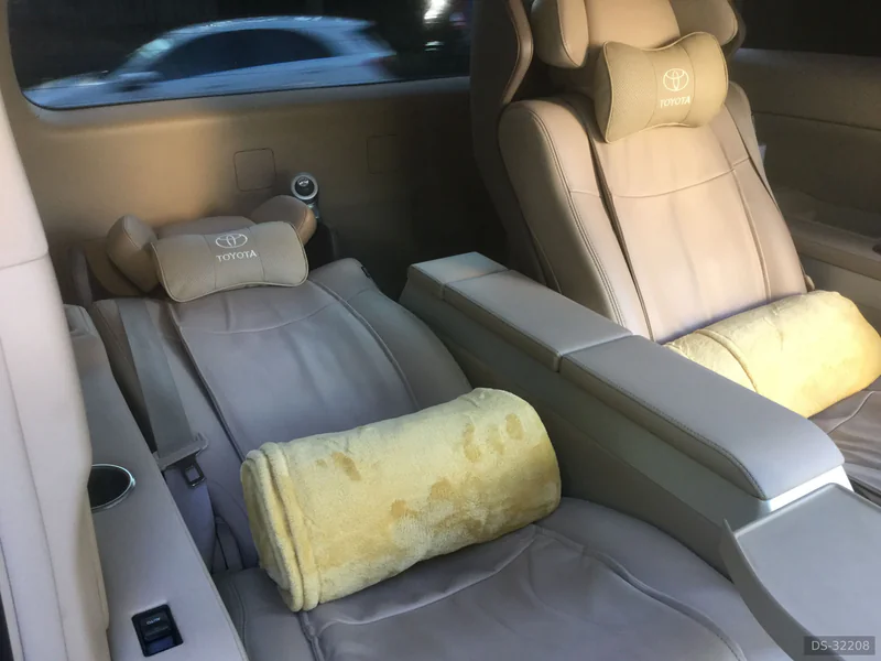 2008 Toyota Vellfire Royal Lounge in London 6