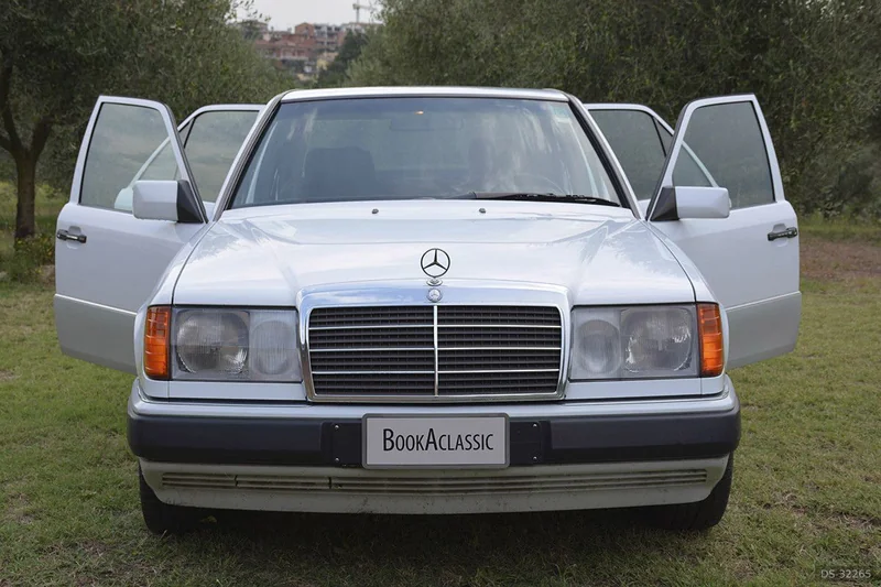 1992 Mercedes-Benz W124 200e in Fonte Nuova 3