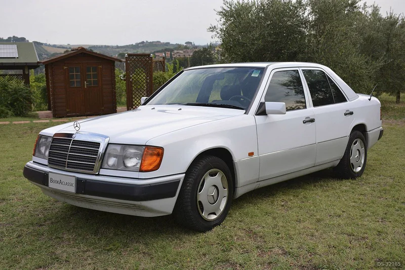 1992 Mercedes-Benz W124 200e in Fonte Nuova 2