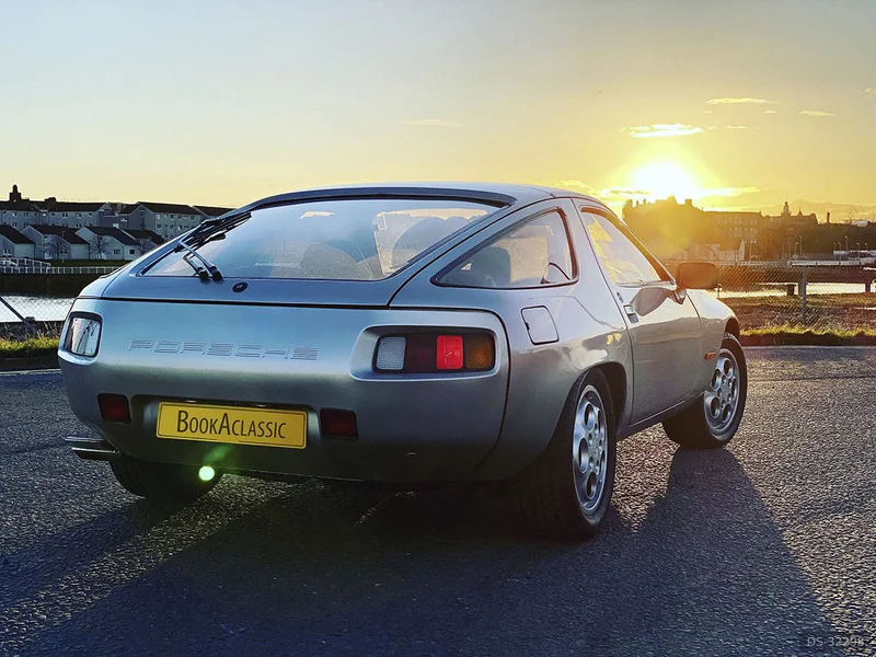 1982 Porsche 928 in Glasgow 2