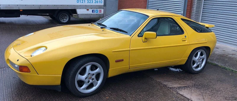 1990 Porsche 928 S4 in Macclesfield 6