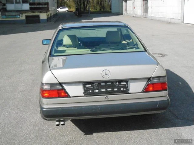 1987 Mercedes-Benz 300 CE in München 4