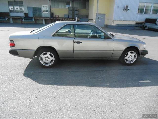 1987 Mercedes-Benz 300 CE in München 2