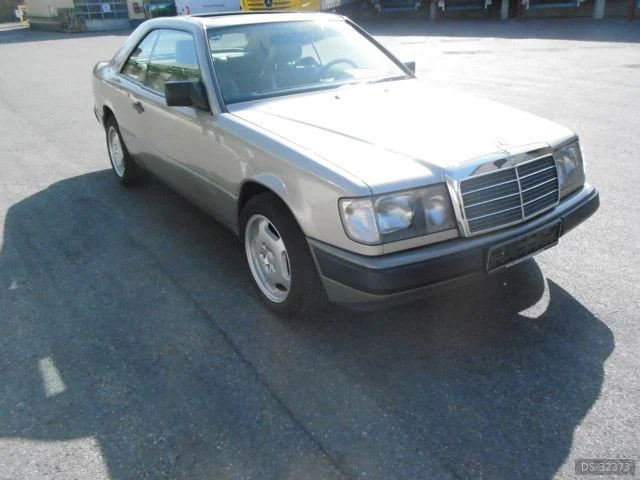 1987 Mercedes-Benz 300 CE in München 3