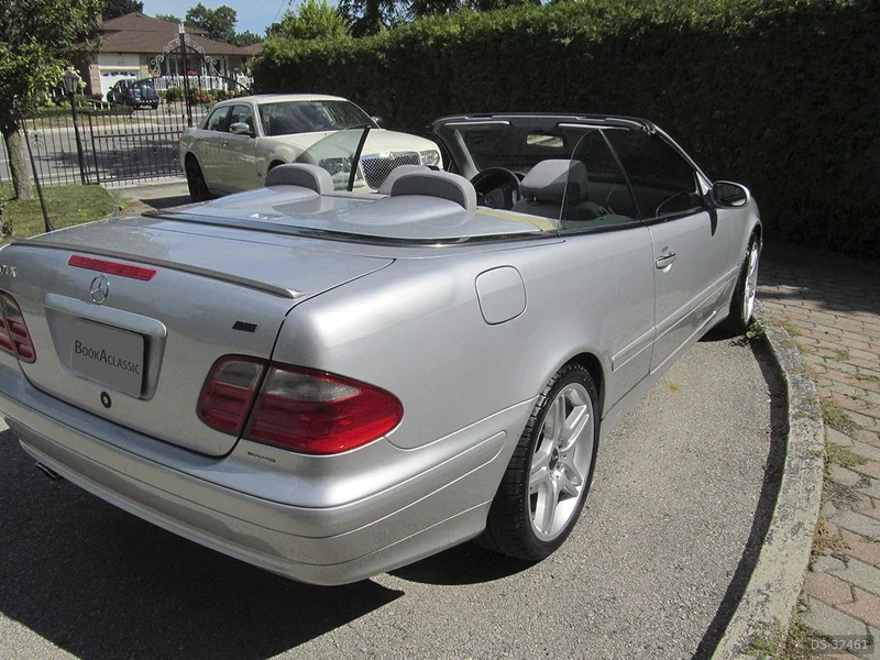 2002 Mercedes-Benz CLK Cabriolet in Aurora 6