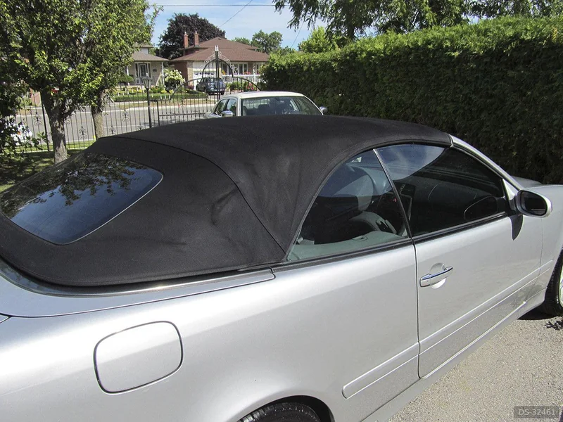 2002 Mercedes-Benz CLK Cabriolet in Aurora 9