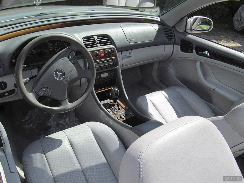 2002 Mercedes-Benz CLK Cabriolet in Aurora 4