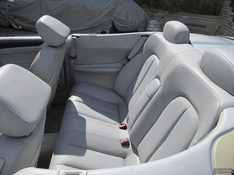 2002 Mercedes-Benz CLK Cabriolet in Aurora 7