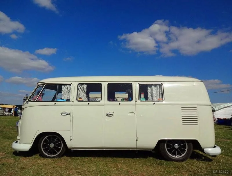1965 Volkswagen Split Screen Camper in Welling 5
