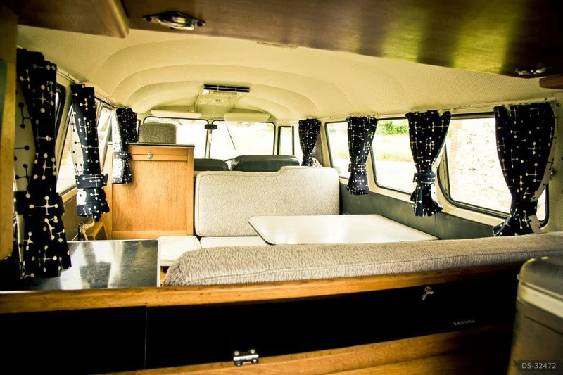 1965 Volkswagen Split Screen Camper in Welling 6
