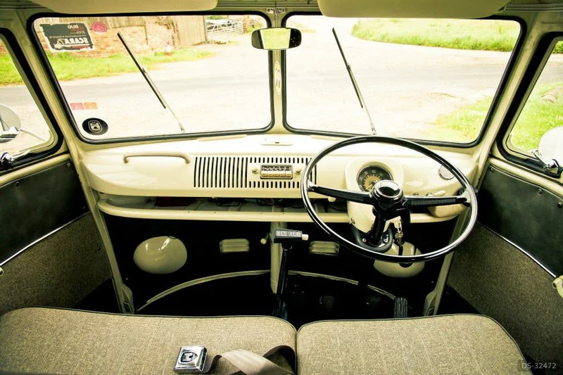 1965 Volkswagen Split Screen Camper in Welling 9