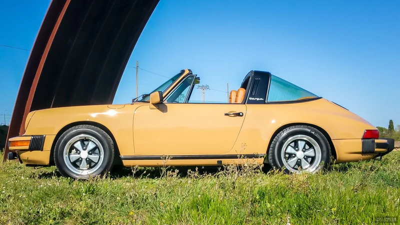 1978 Porsche 911 Targa in Perugia 10