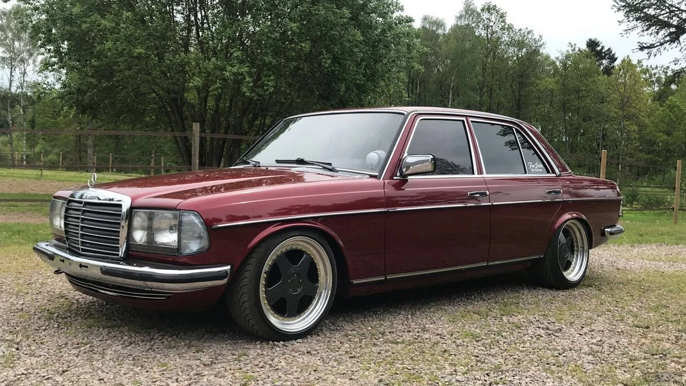 1977 Mercedes-Benz W123