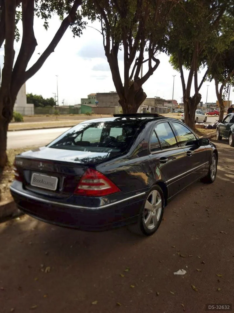 2002 Mercedes-Benz C320 V6 in Brasília 3