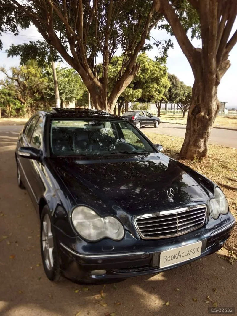 2002 Mercedes-Benz C320 V6 in Brasília 7